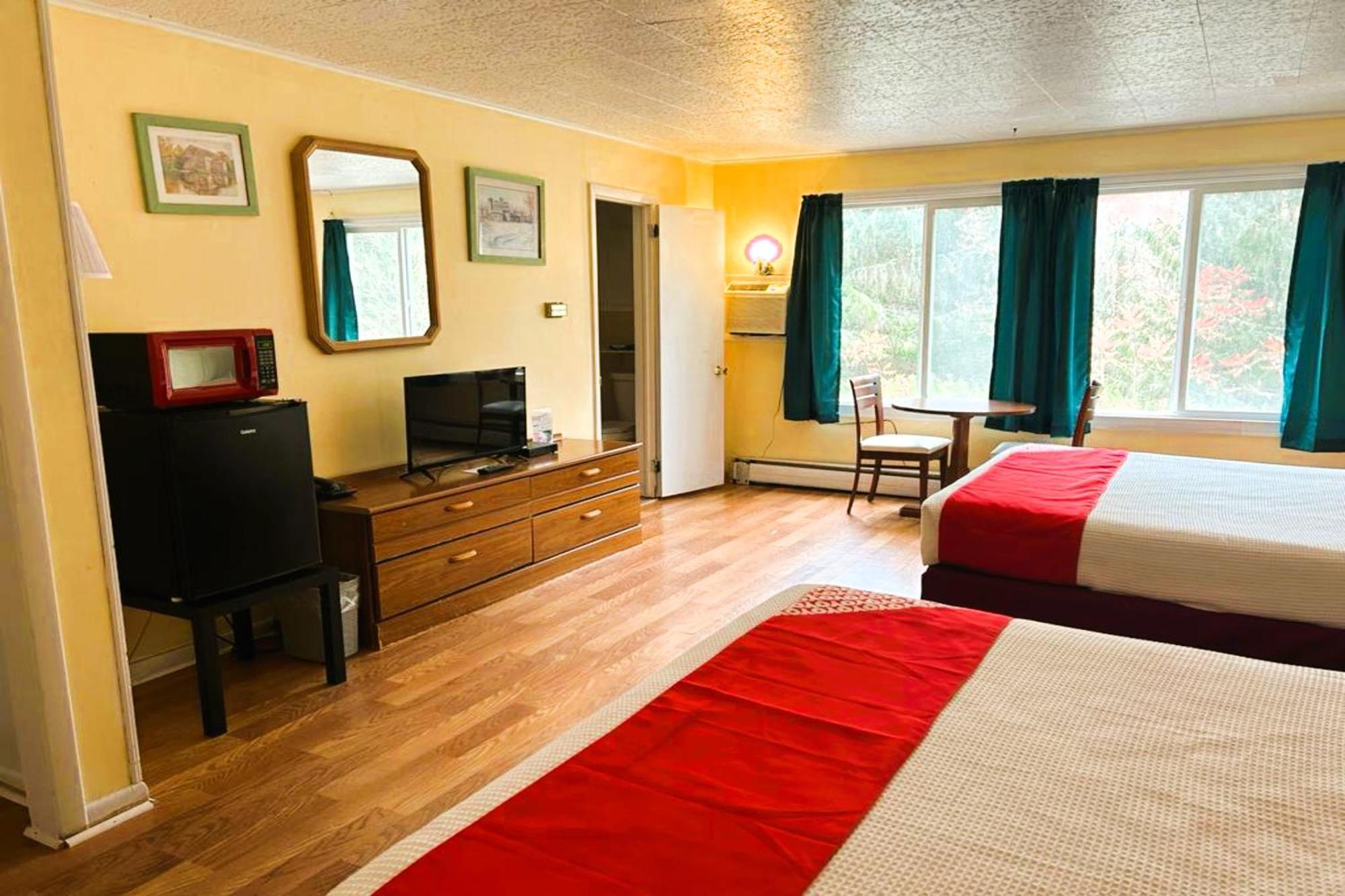 Buena Vista Inn Motel Delhi Extérieur photo