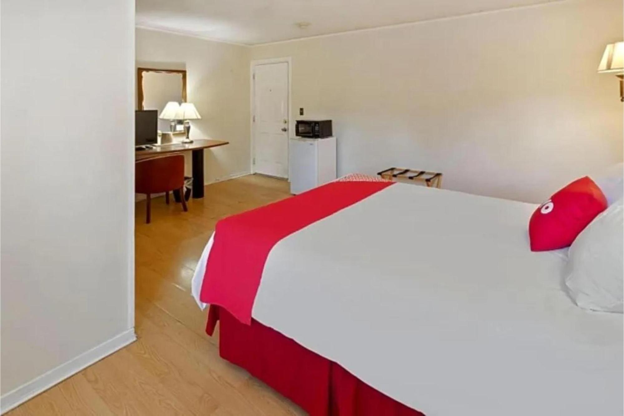 Buena Vista Inn Motel Delhi Extérieur photo